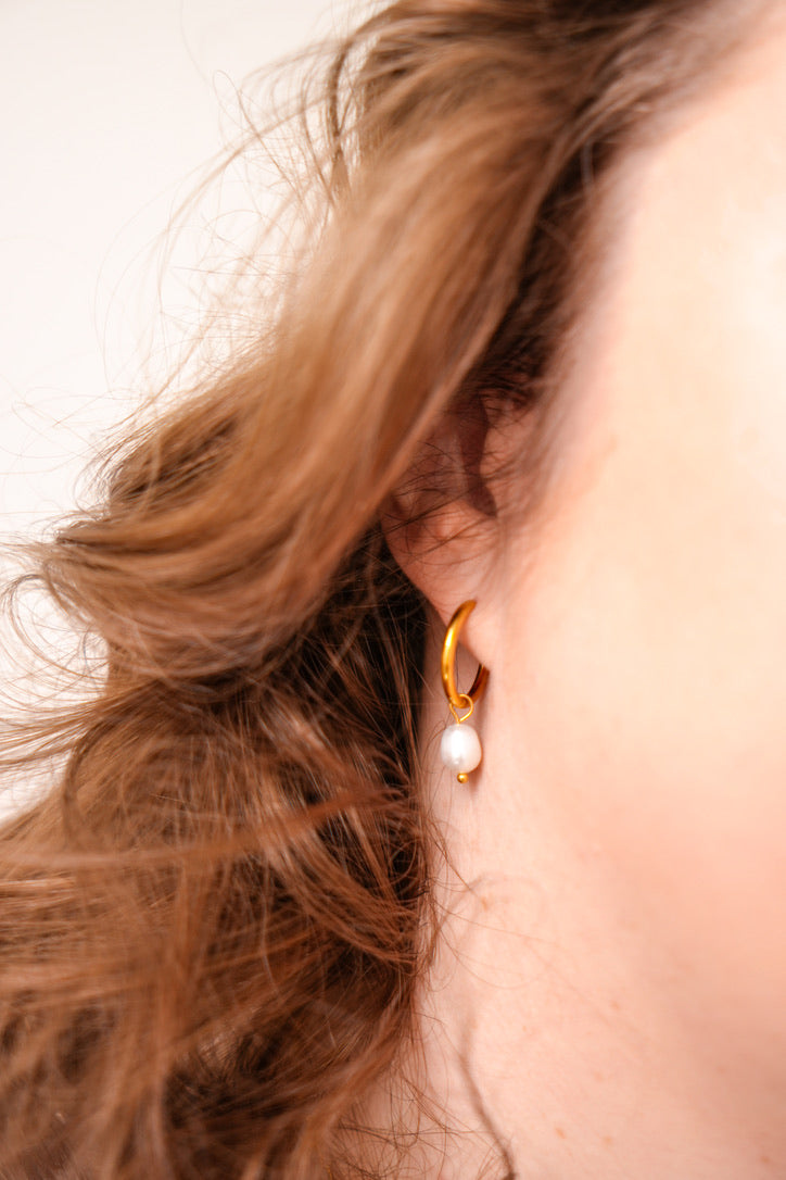 Calla | Pearl Drop Huggies