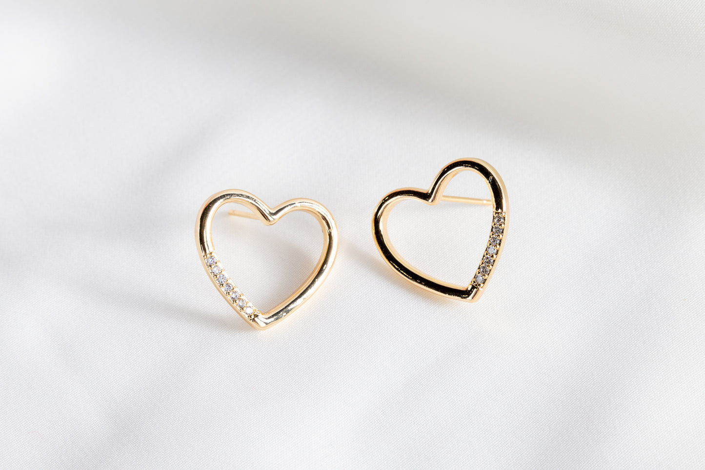 Ellen | Open Heart Studs