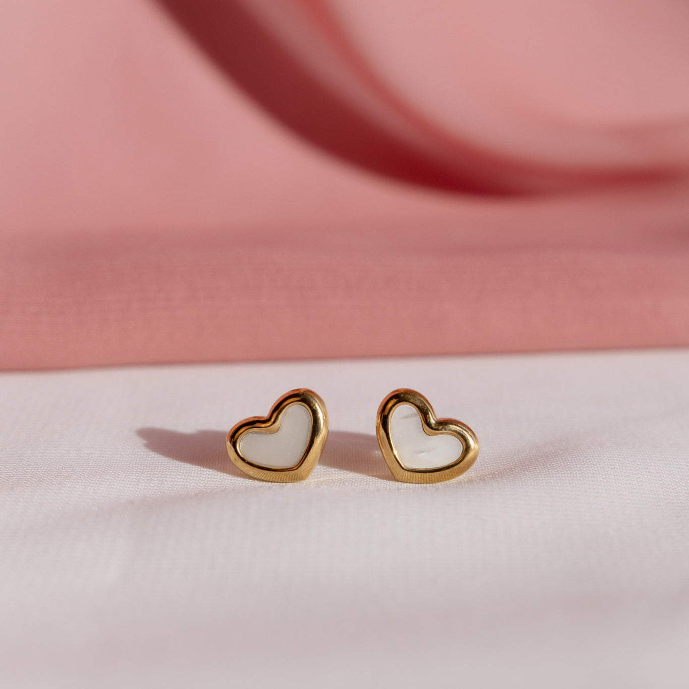 Tracy | Tiny Heart Studs