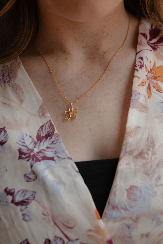 Alba | Open Flower Necklace