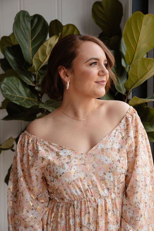 Clementine | Curved Bar Necklace