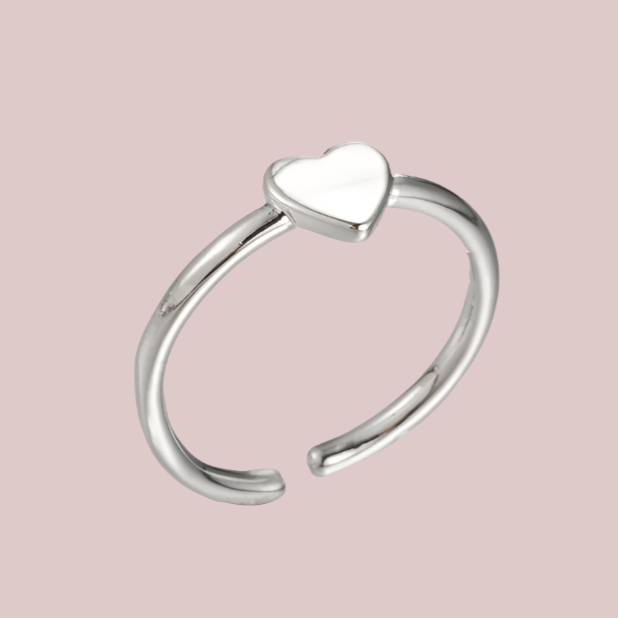 Lucy | Tiny Heart Ring